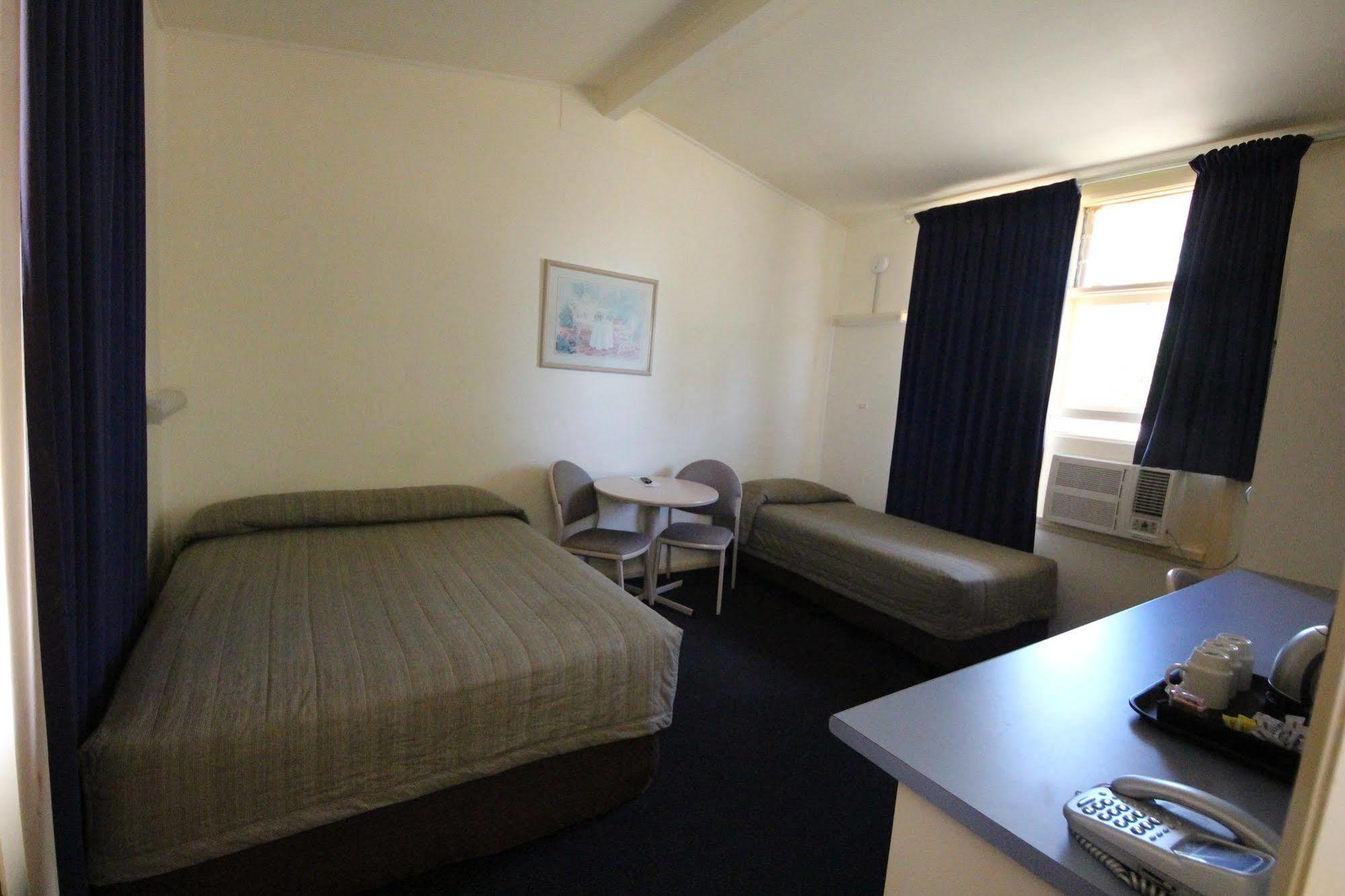 Coolabah Motel Walgett Экстерьер фото